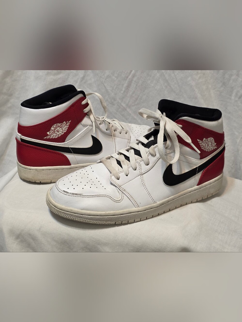 Nike Air Jordan 1 Chicago Mid White Black Gym Red  Sz 12 Mens